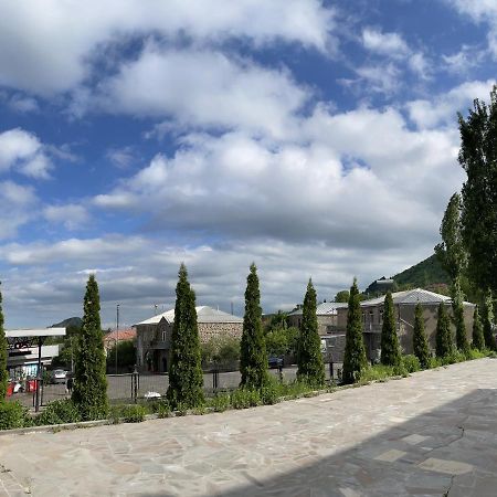 Yolyans Hotel Горис Экстерьер фото