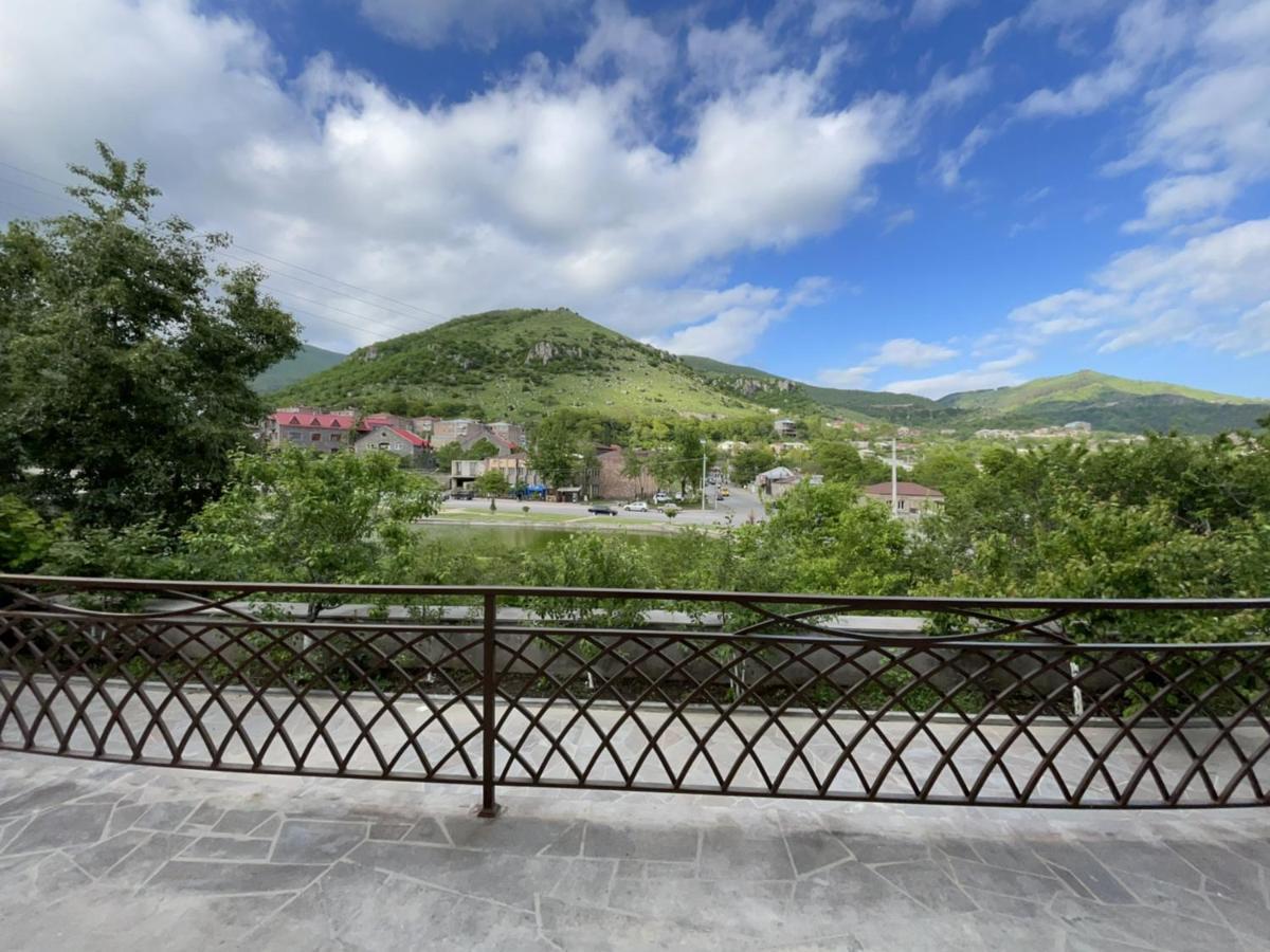 Yolyans Hotel Горис Экстерьер фото
