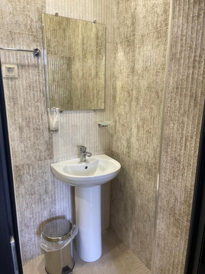 Yolyans Hotel Горис Экстерьер фото