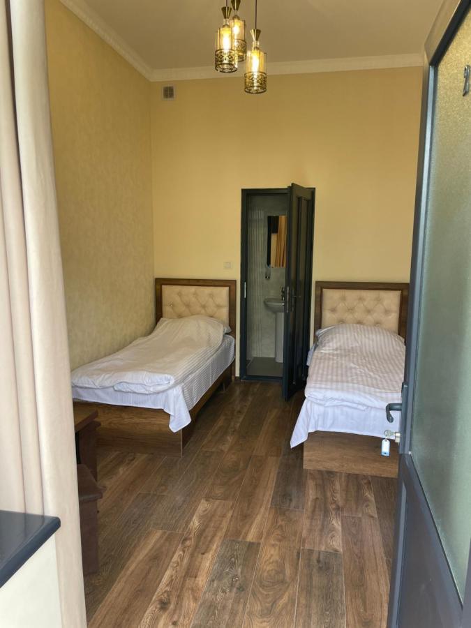 Yolyans Hotel Горис Экстерьер фото